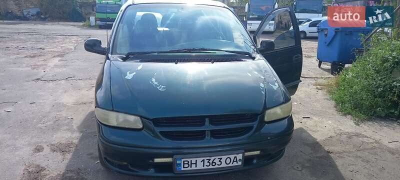 Dodge Ram van (1998)