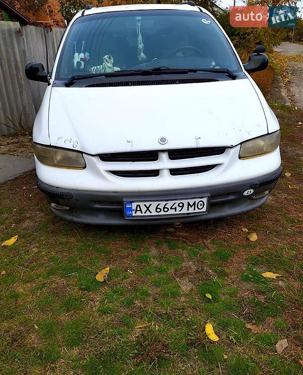 Dodge Ram van (1997)