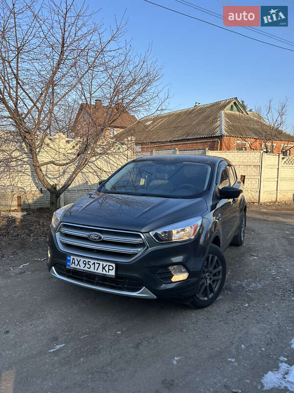 Ford Escape (2017)
