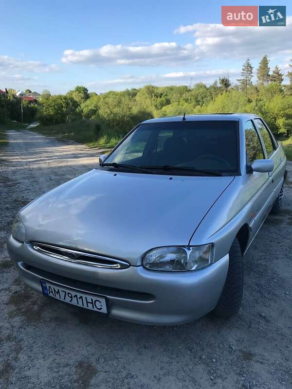 Ford Escort (1996)