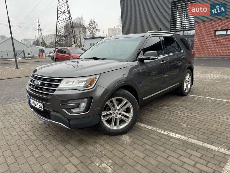 Ford Explorer (2015)