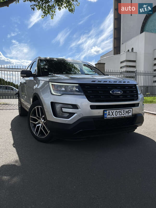 Ford Explorer (2016)