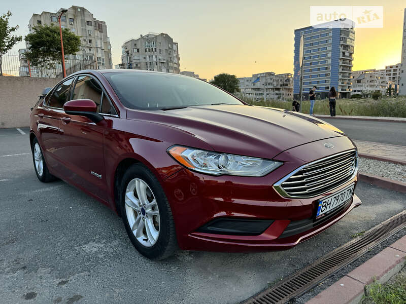 Ford Fusion hybrid (2017)