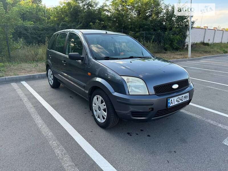Ford Fusion (2002)