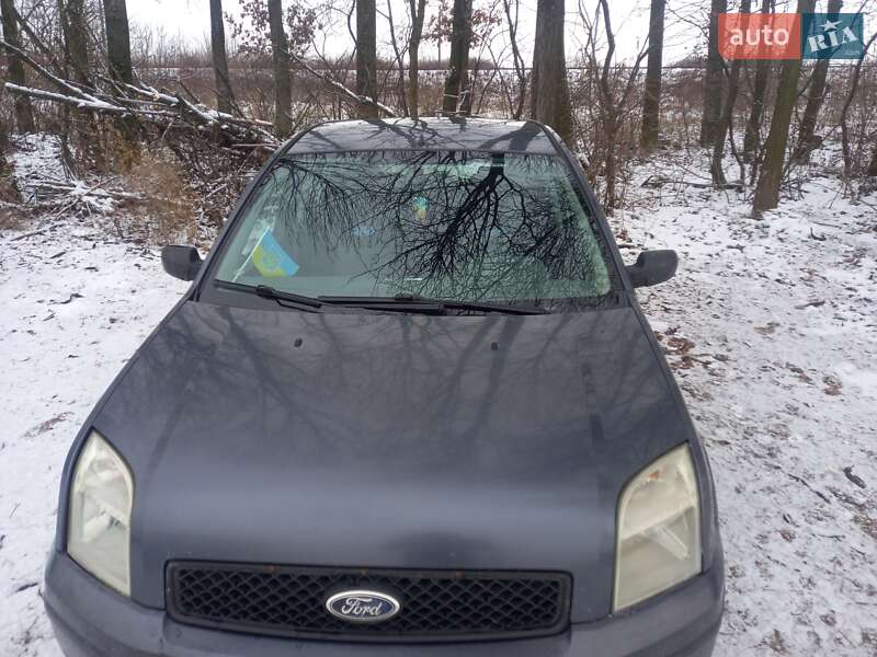 Ford Fusion (2002)
