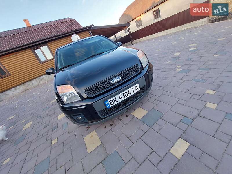 Ford Fusion (2007)