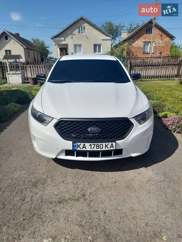 Ford Taurus (2017)