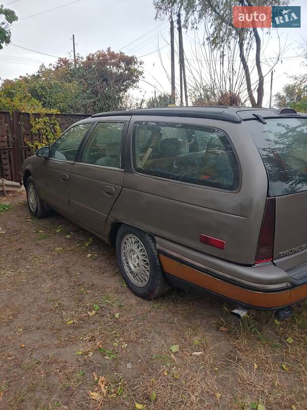 Ford Taurus (1988)