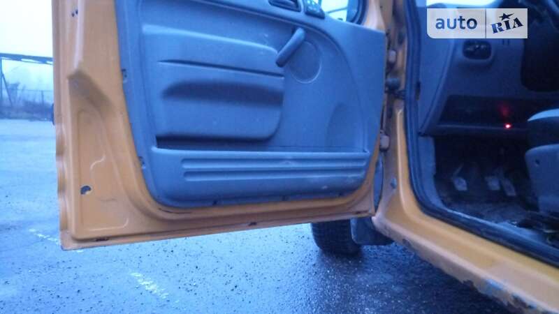 Ford Tourneo connect (2003)