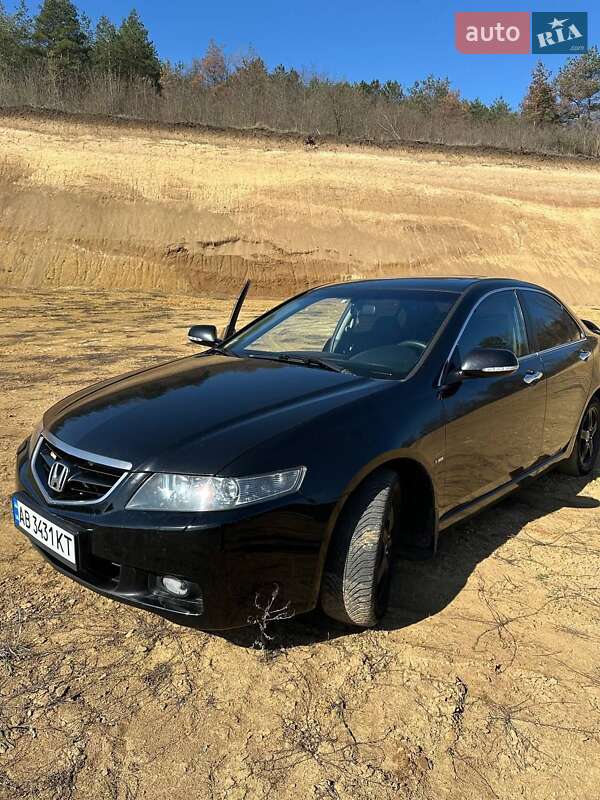 Honda Accord (2004)