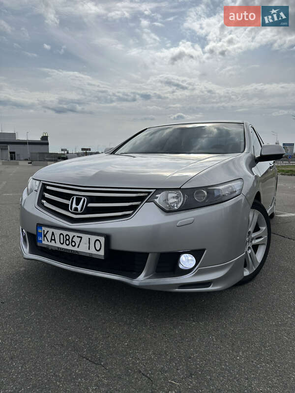 Honda Accord (2010)