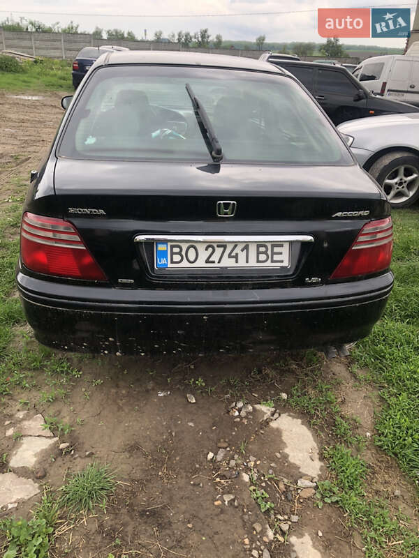 Honda Accord (2000)