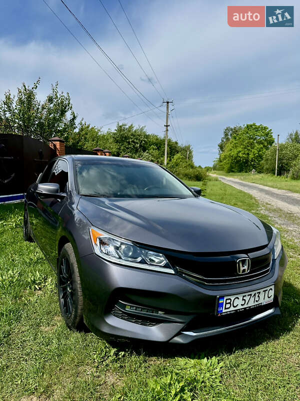 Honda Accord (2016)