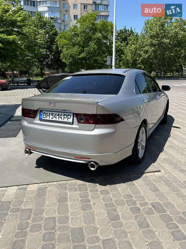 Honda Accord (2003)