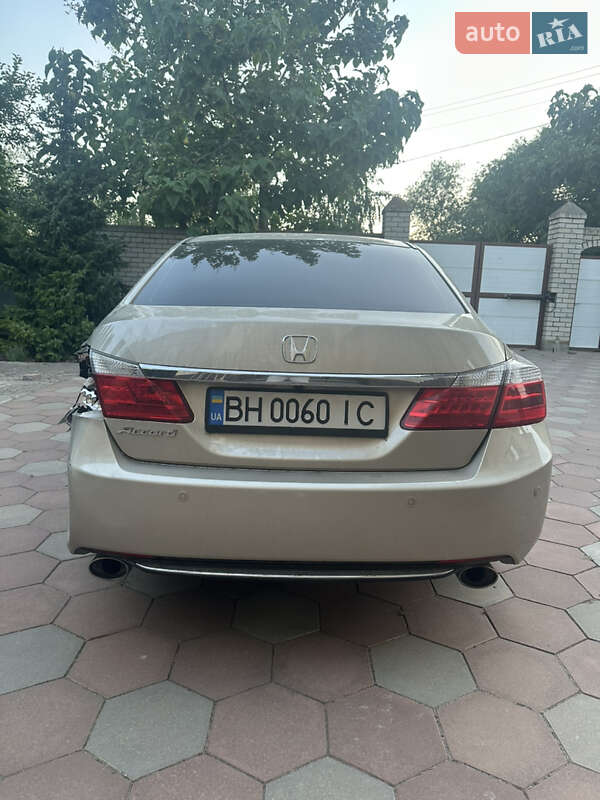 Honda Accord (2013)