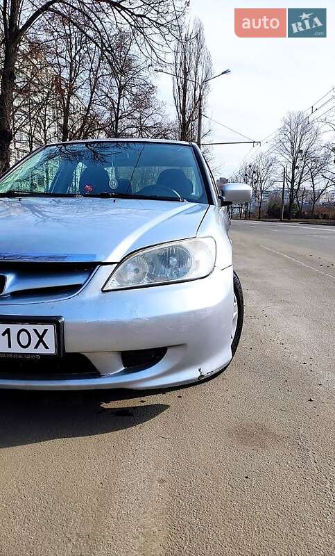 Honda Civic (2004)