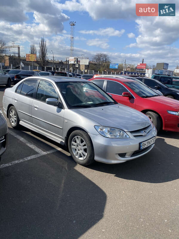 Honda Civic (2004)