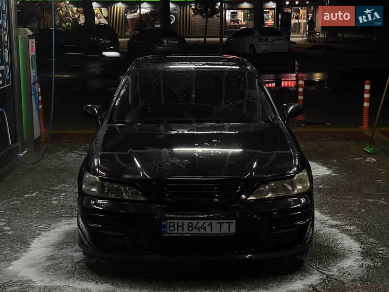 Honda Legend (1998)