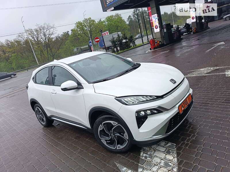Honda M-nv (2023)