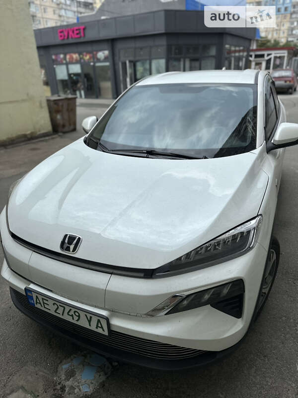 Honda M-nv (2022)