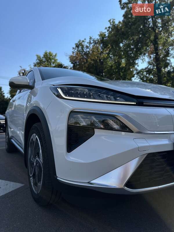 Honda M-nv (2023)