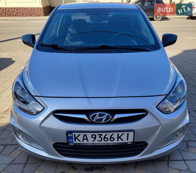 Hyundai Accent (2013)