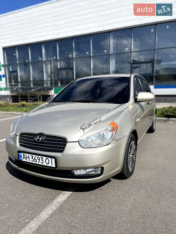 Hyundai Accent (2008)