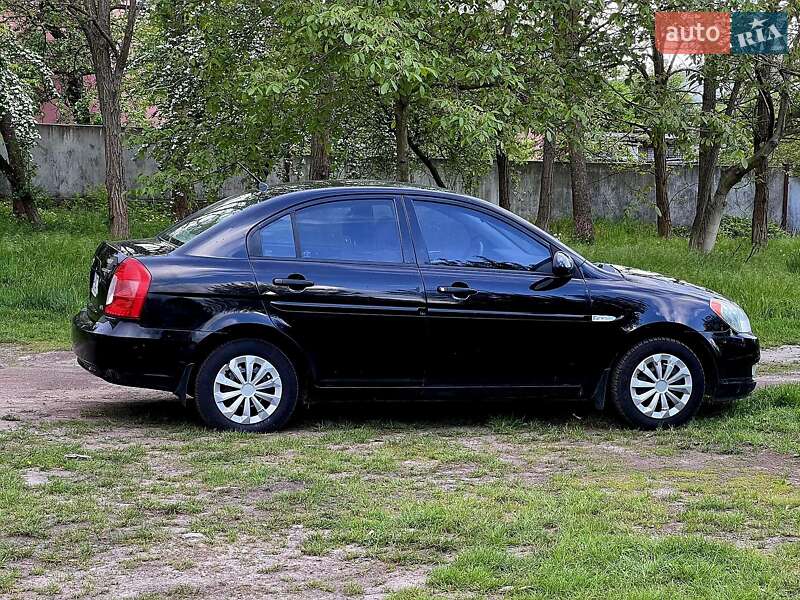 Hyundai Accent (2007)
