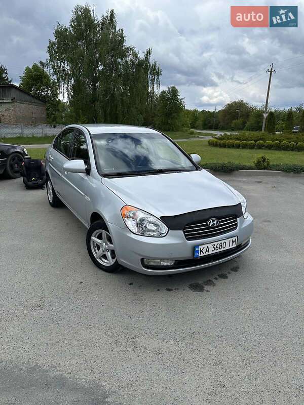 Hyundai Accent (2008)