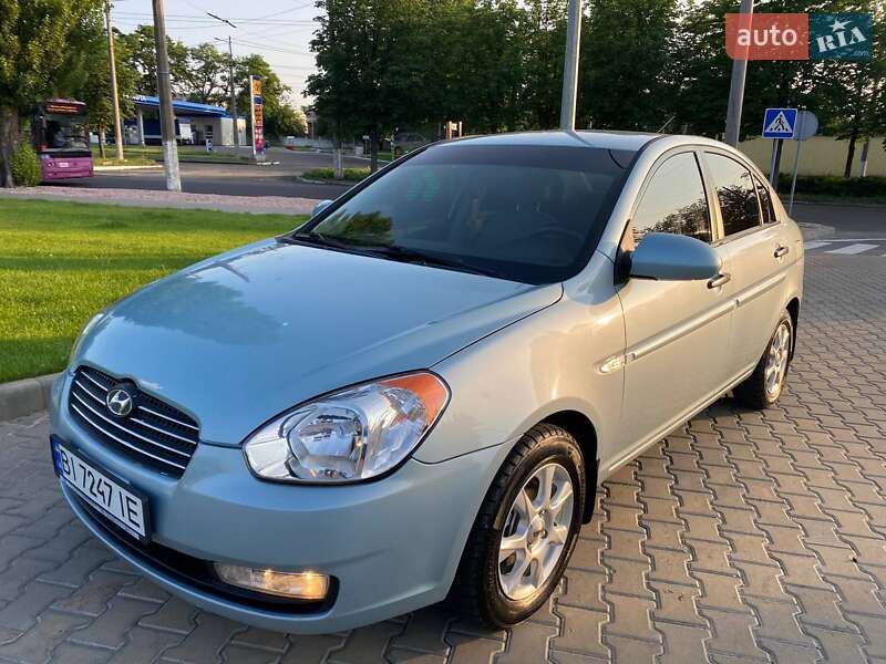 Hyundai Accent (2008)