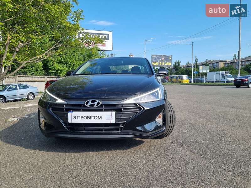 Hyundai Elantra (2020)