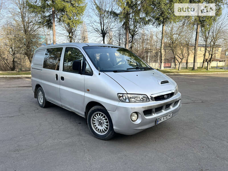 Hyundai H-1 (2002)