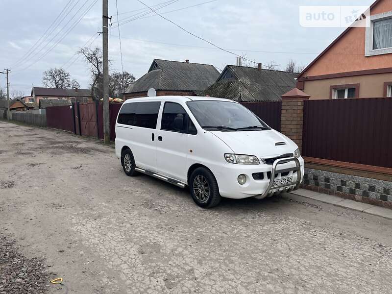 Hyundai H-1 (2003)