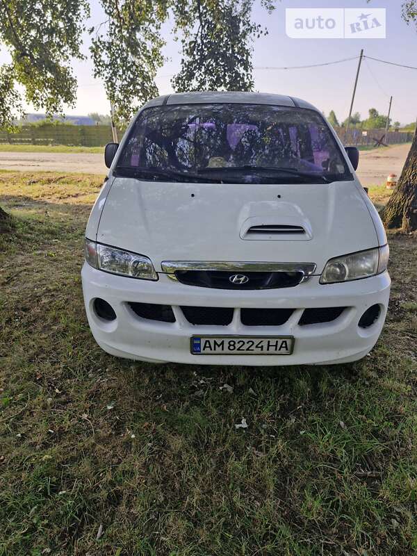 Hyundai H-1 (2003)