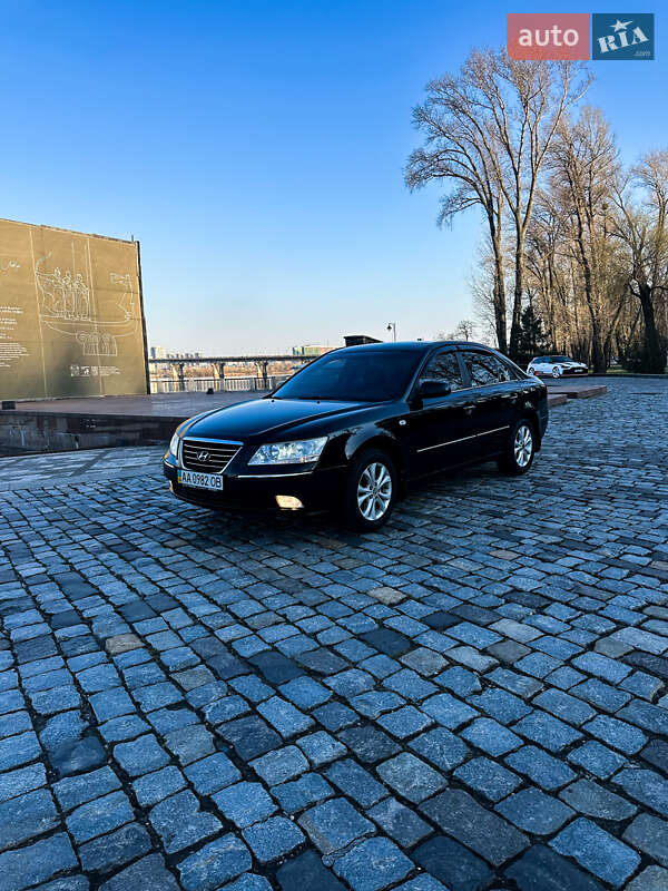 Hyundai Sonata (2009)