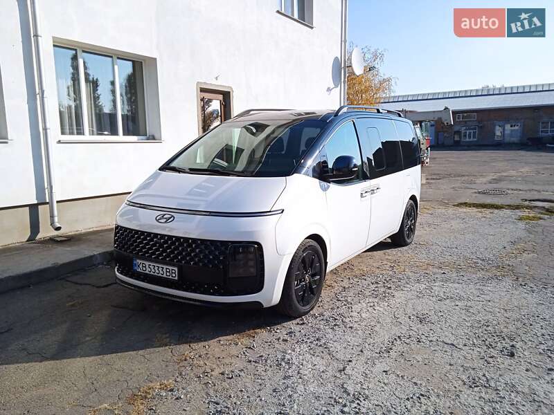 Hyundai Staria (2021)