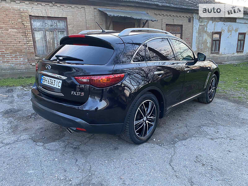 Infiniti Fx 37 (2012)