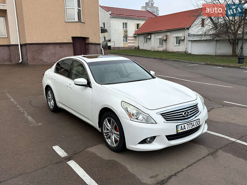 Infiniti G25 (2011)