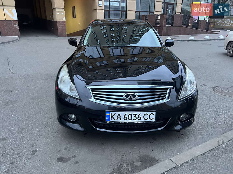 Infiniti G25 (2012)