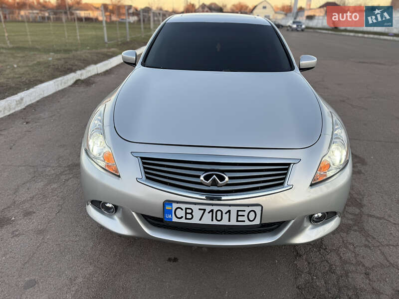 Infiniti G25 (2012)