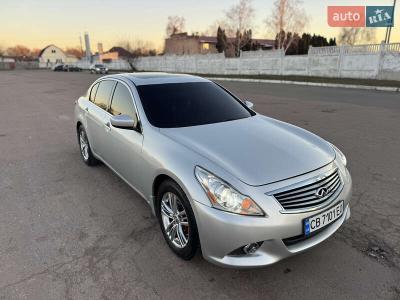 Infiniti G25 (2012)