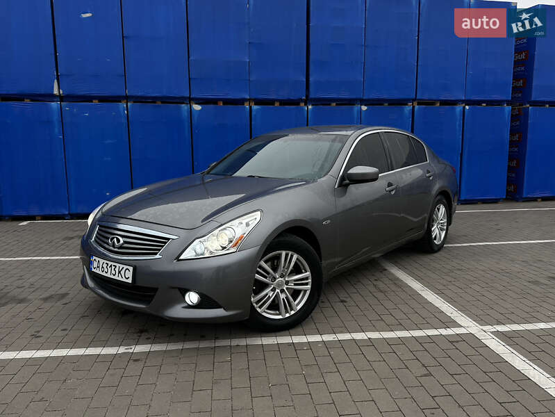 Infiniti G25 (2010)