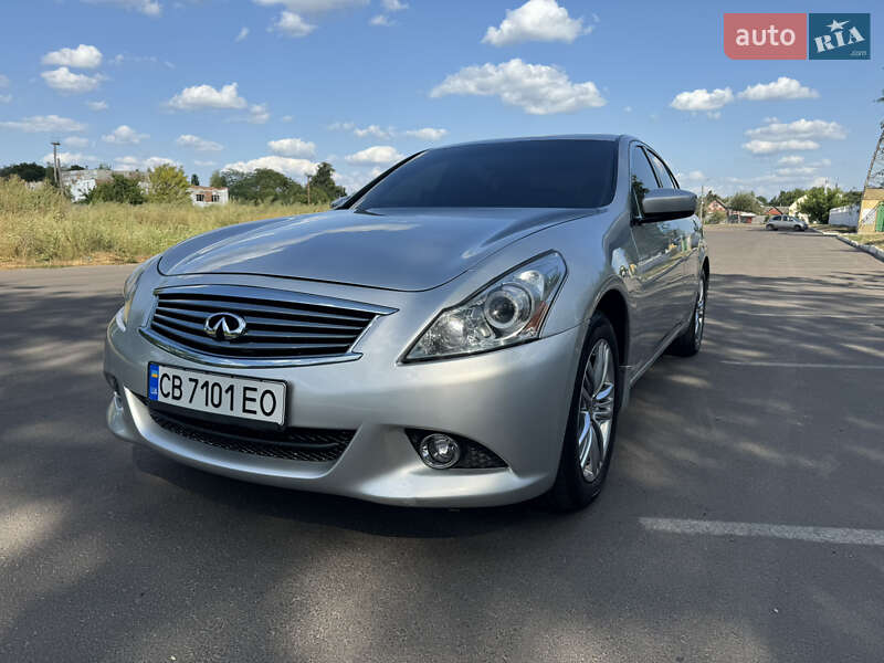 Infiniti G25 (2012)