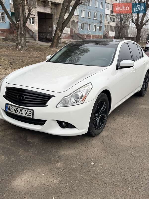 Infiniti G25 (2011)