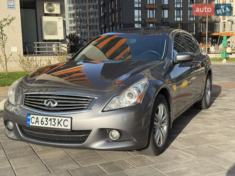 Infiniti G25 (2010)