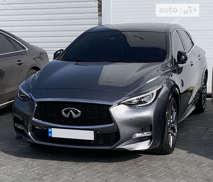 Infiniti Q30 (2018)