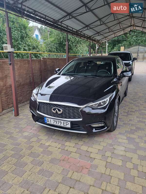 Infiniti Q30 (2017)