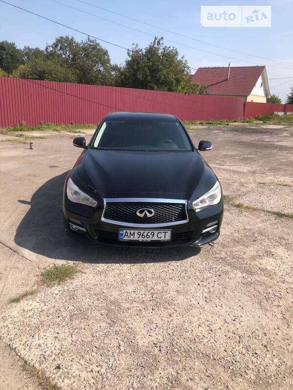 Infiniti Q50 (2014)
