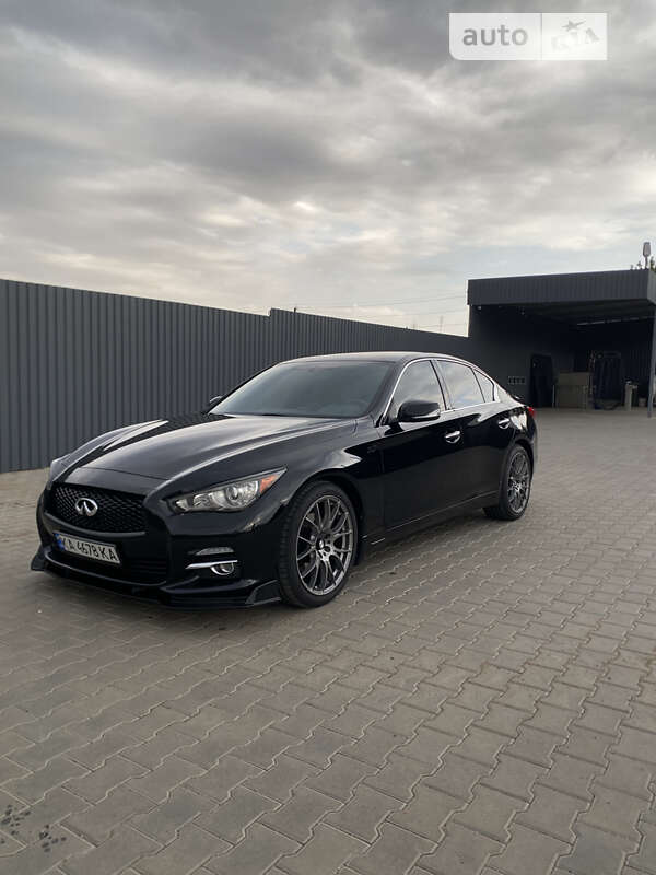 Infiniti Q50 (2013)