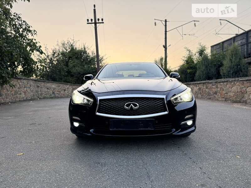 Infiniti Q50 (2014)